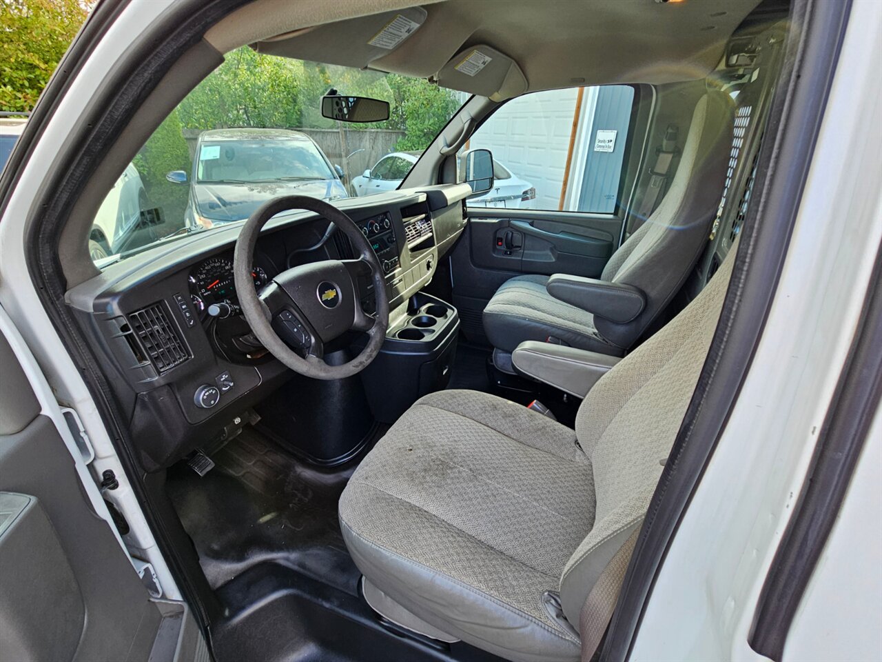 2014 Chevrolet Express 1500 - Photo 2 - Portland, OR 97211