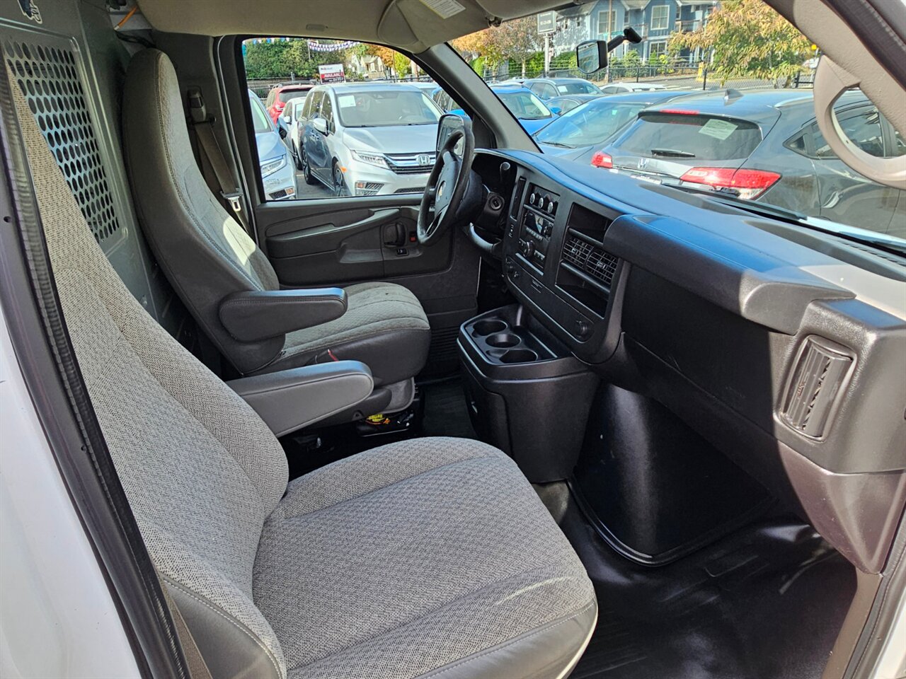 2014 Chevrolet Express 1500 - Photo 13 - Portland, OR 97211