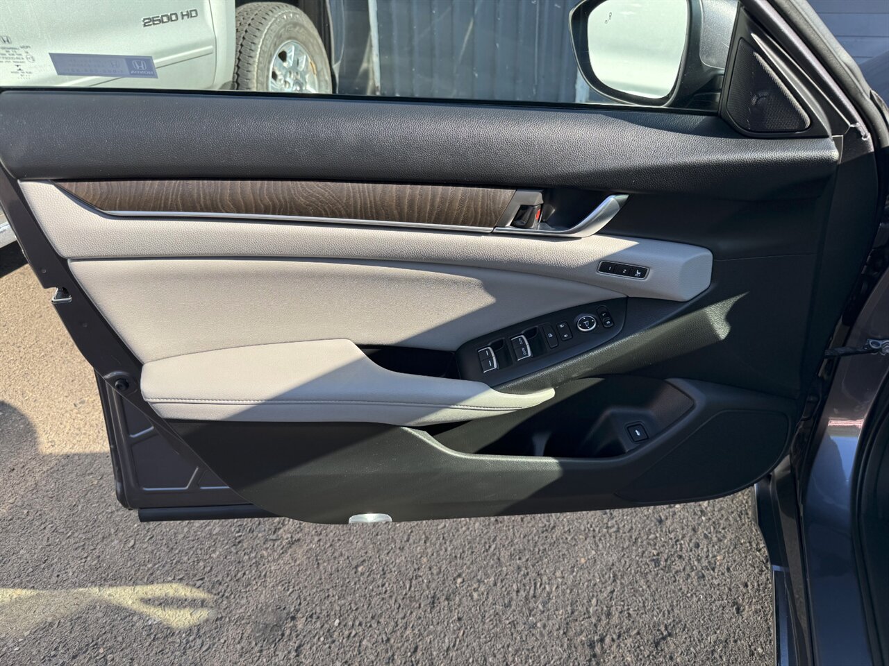 2018 Honda Accord Hybrid Touring   - Photo 12 - Portland, OR 97211