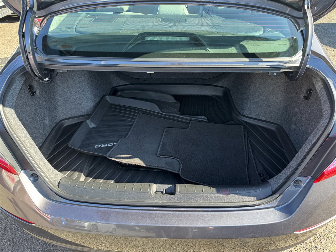 2018 Honda Accord Hybrid Touring   - Photo 15 - Portland, OR 97211