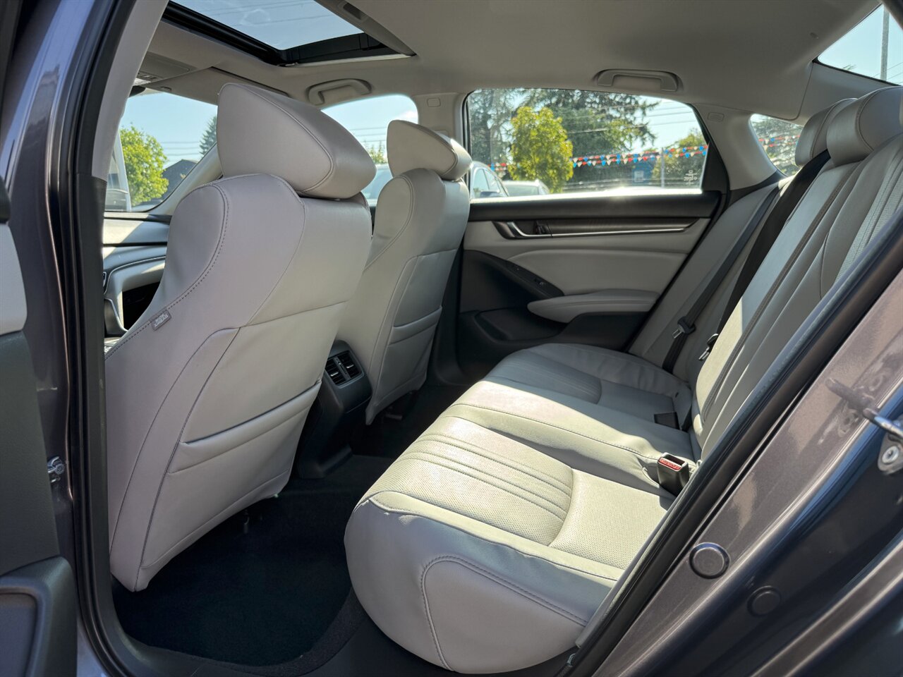2018 Honda Accord Hybrid Touring   - Photo 13 - Portland, OR 97211