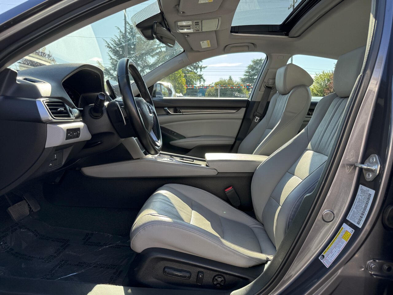 2018 Honda Accord Hybrid Touring   - Photo 11 - Portland, OR 97211