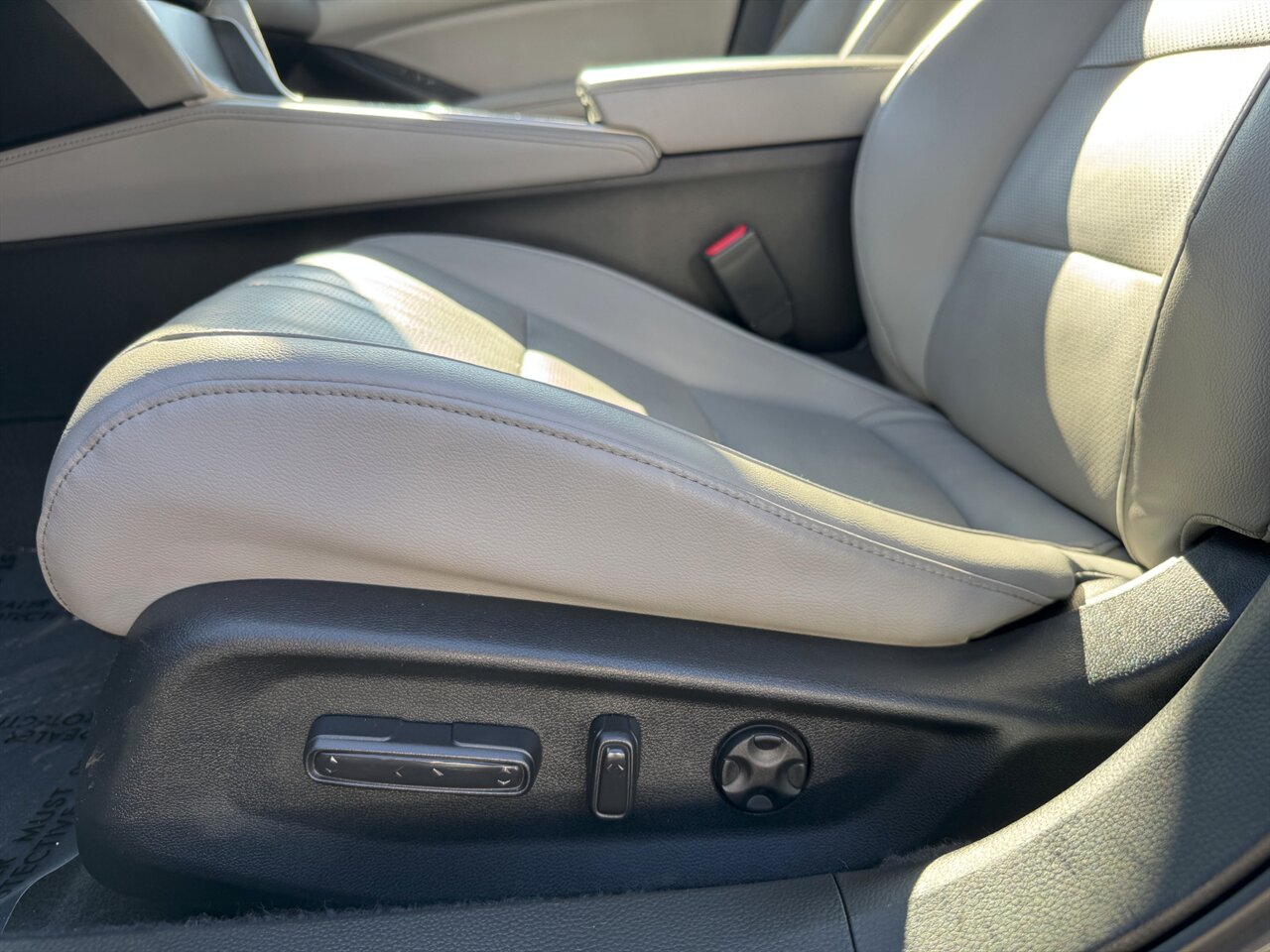 2018 Honda Accord Hybrid Touring   - Photo 22 - Portland, OR 97211