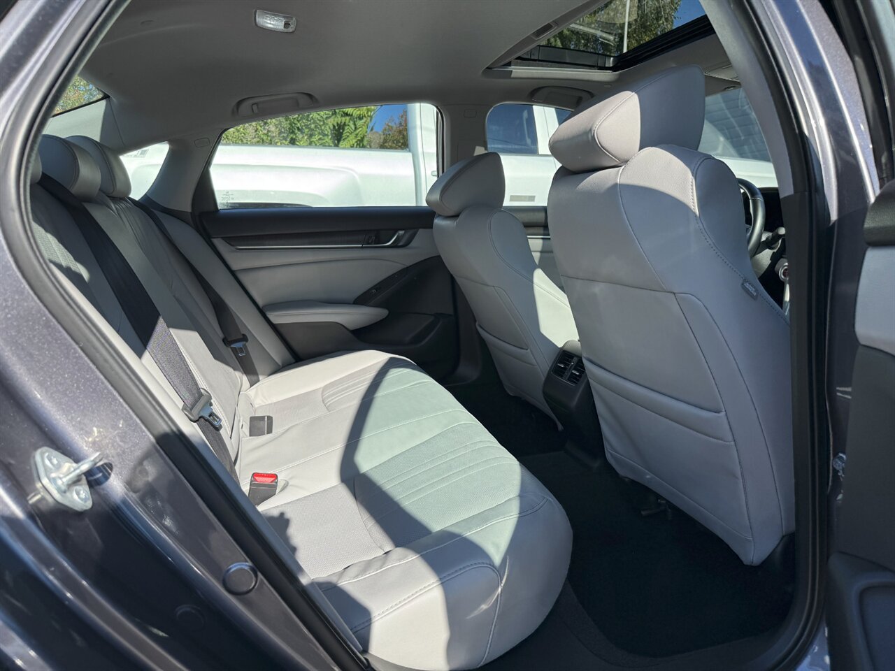 2018 Honda Accord Hybrid Touring   - Photo 16 - Portland, OR 97211