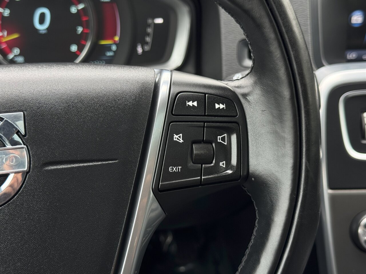 2014 Volvo S60 T5 - Photo 24 - Portland, OR 97211