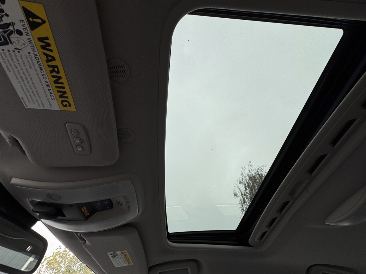 2014 Volvo S60 T5 - Photo 31 - Portland, OR 97211
