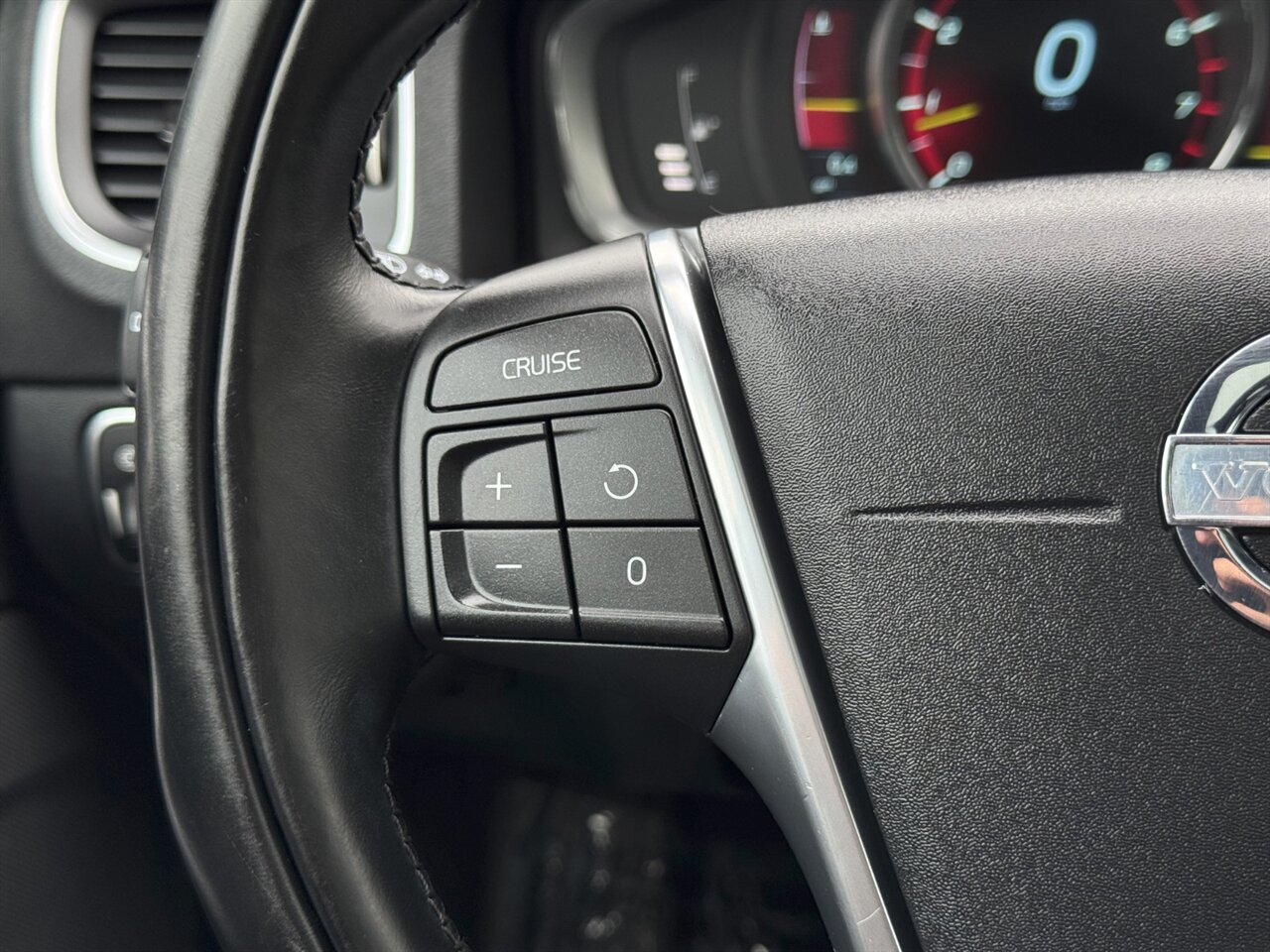 2014 Volvo S60 T5 - Photo 23 - Portland, OR 97211
