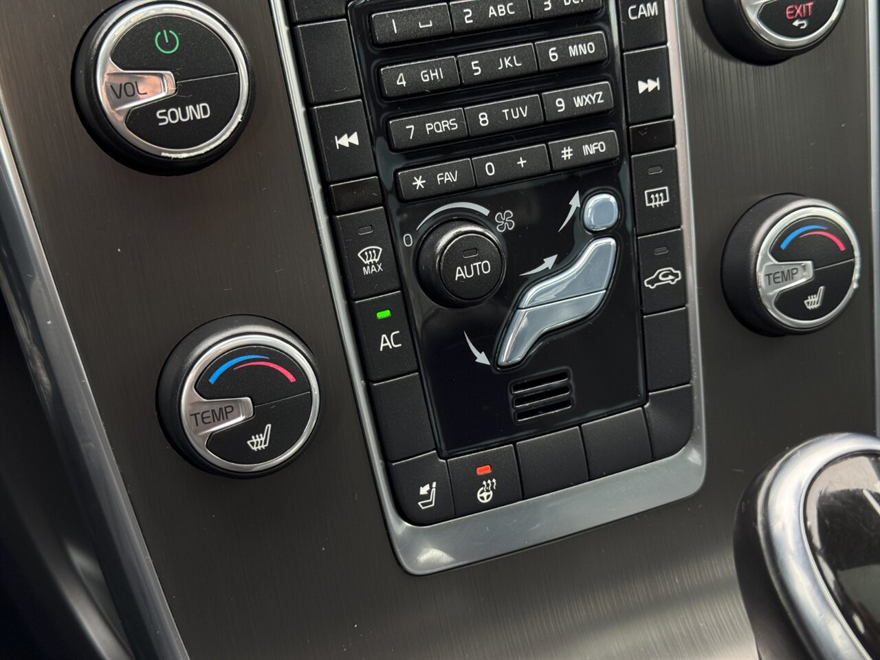 2014 Volvo S60 T5 - Photo 27 - Portland, OR 97211