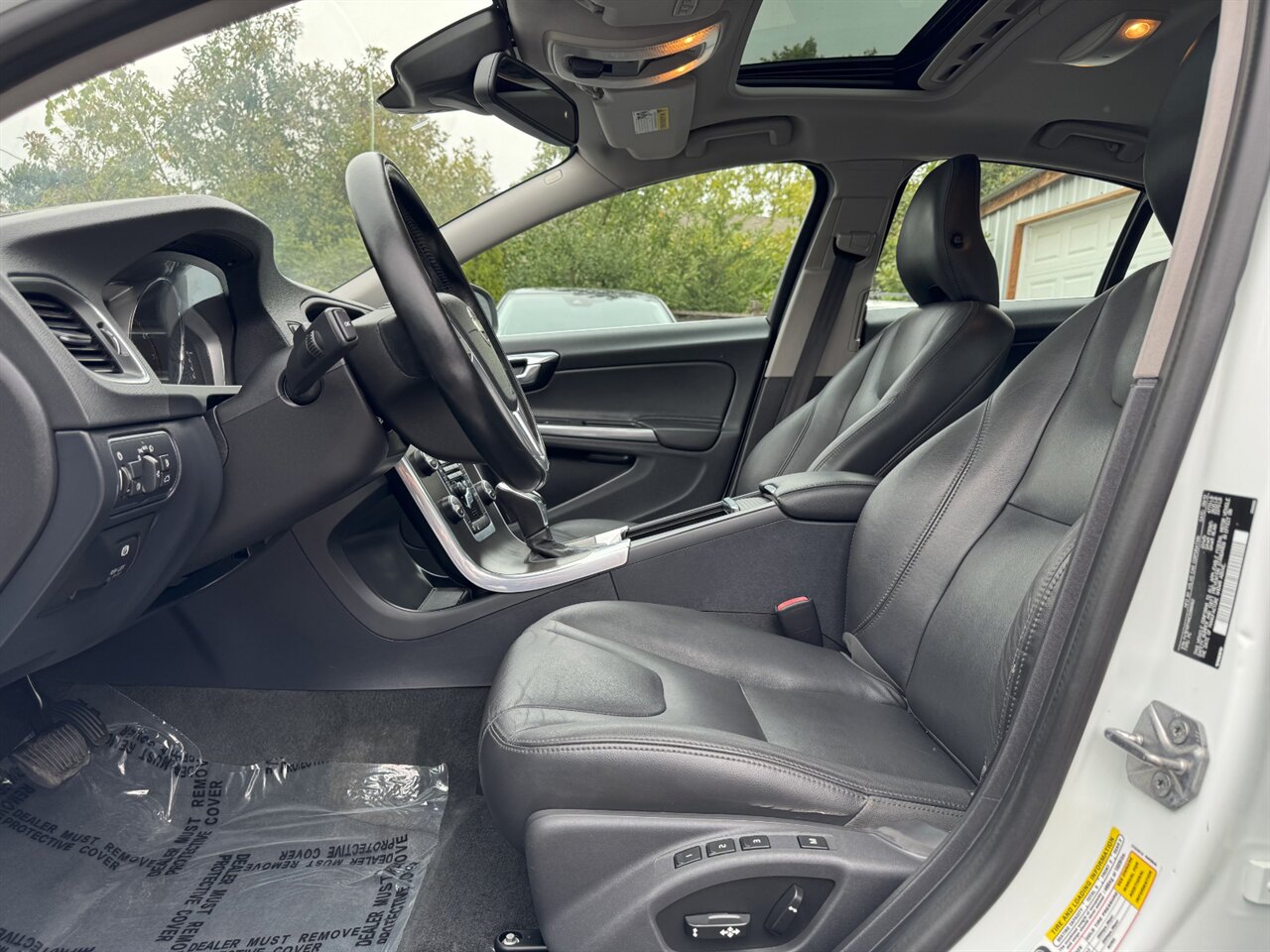 2014 Volvo S60 T5 - Photo 11 - Portland, OR 97211