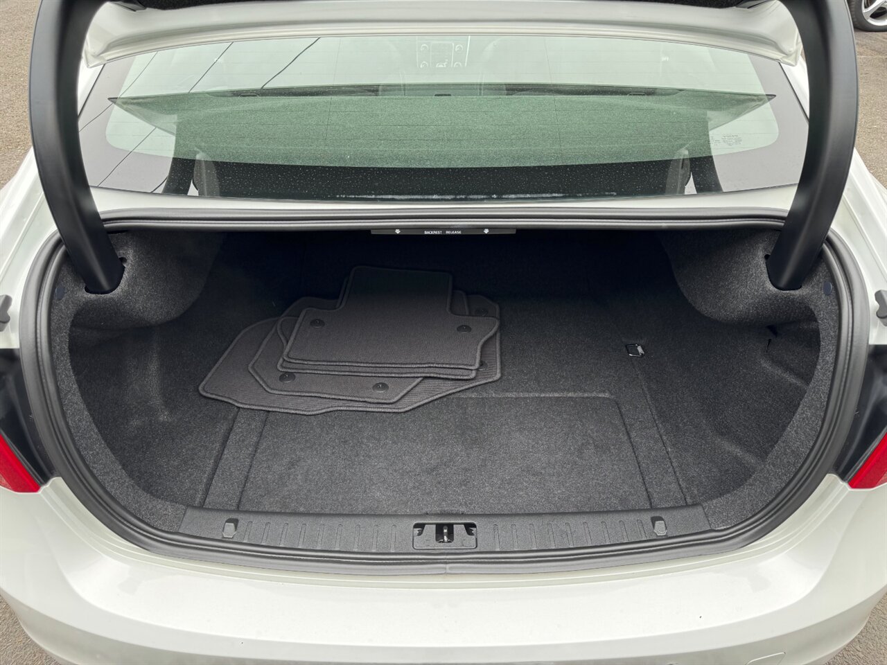2014 Volvo S60 T5 - Photo 15 - Portland, OR 97211