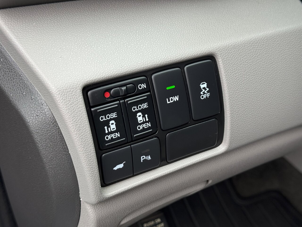 2016 Honda Odyssey Touring Elite DVD NAV - Photo 24 - Portland, OR 97211