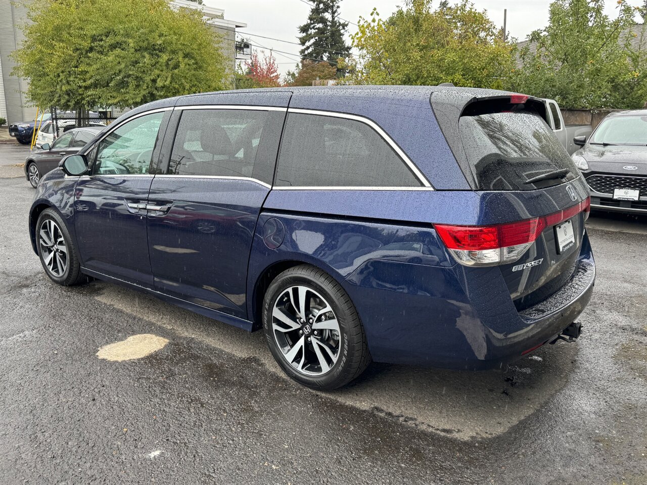 2016 Honda Odyssey Touring Elite DVD NAV - Photo 10 - Portland, OR 97211