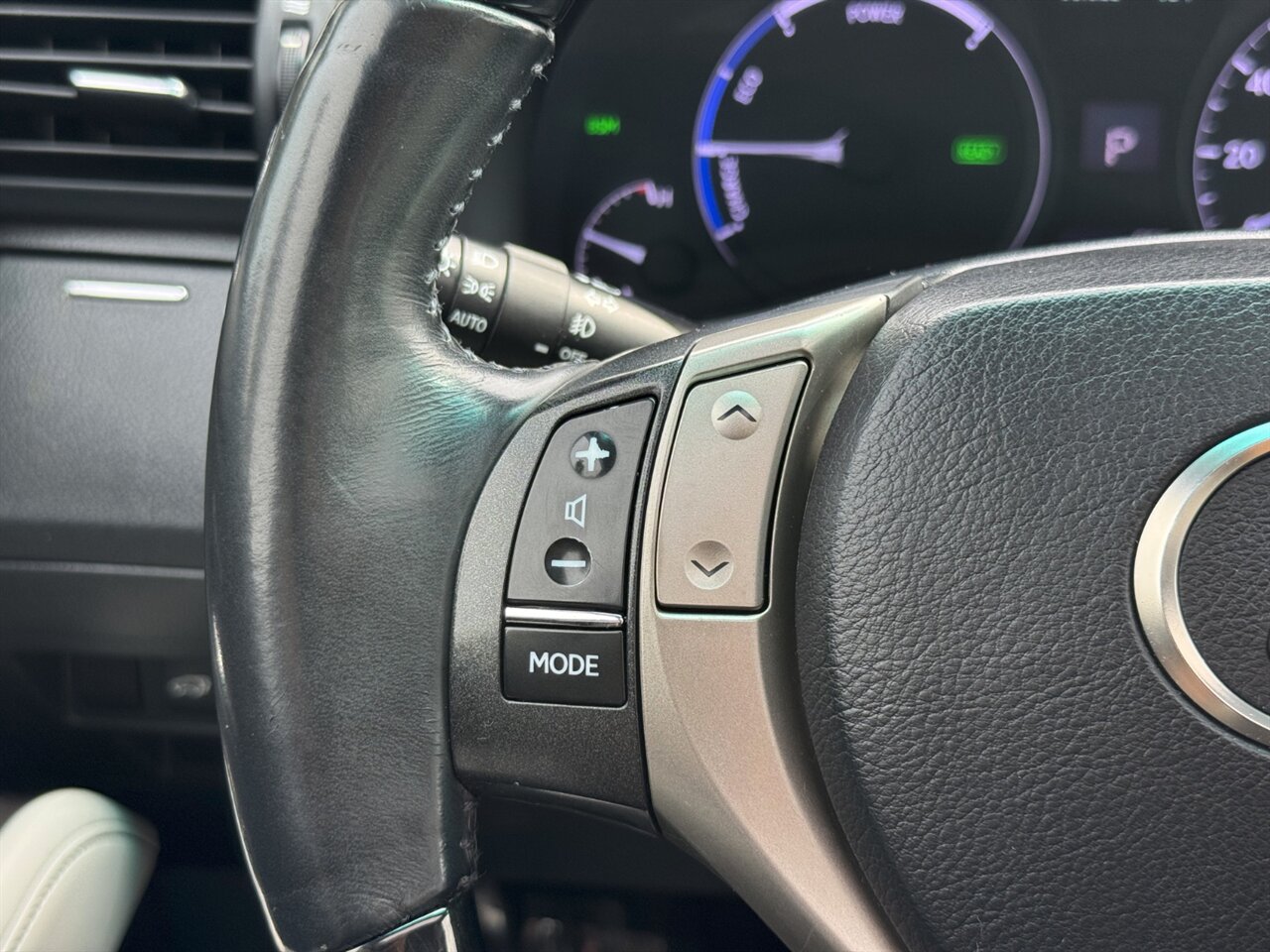 2013 Lexus RX 450h AWD 30/28 MPG COOLED SEATS - Photo 27 - Portland, OR 97211