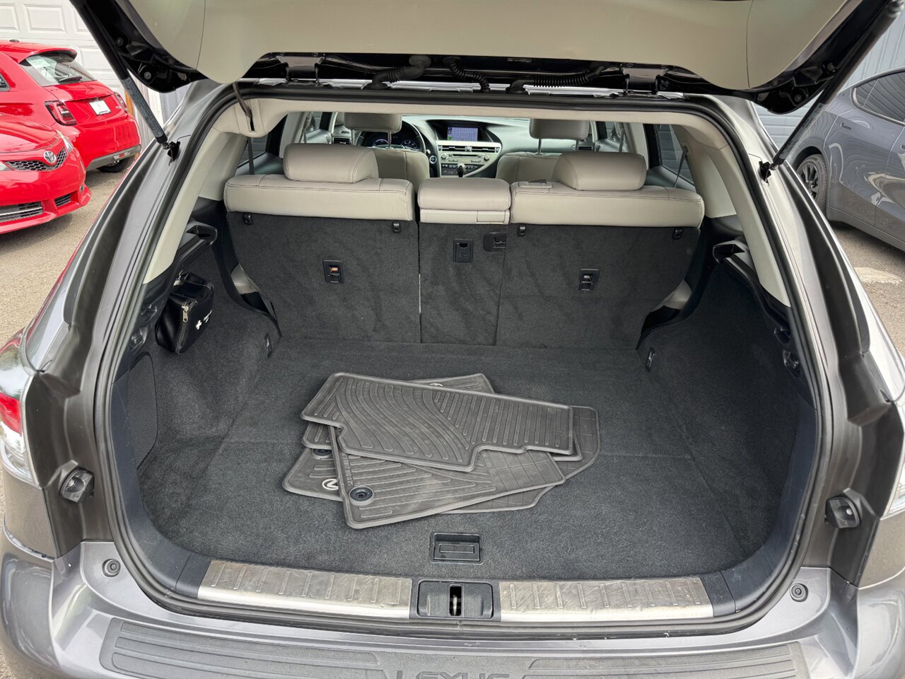 2013 Lexus RX 450h AWD 30/28 MPG COOLED SEATS - Photo 15 - Portland, OR 97211