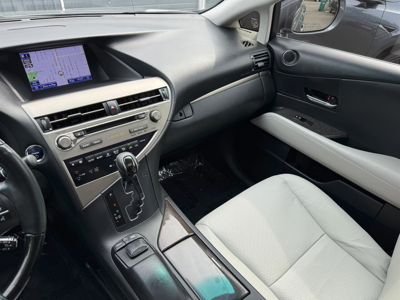 2013 Lexus RX 450h AWD 30/28 MPG COOLED SEATS - Photo 29 - Portland, OR 97211