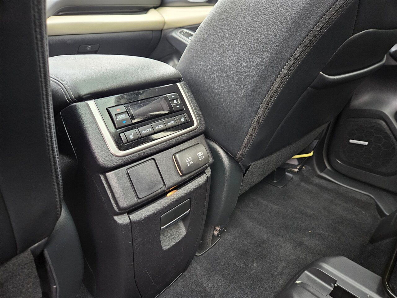 2022 Subaru Ascent Limited 7-Passenger   - Photo 33 - Portland, OR 97211