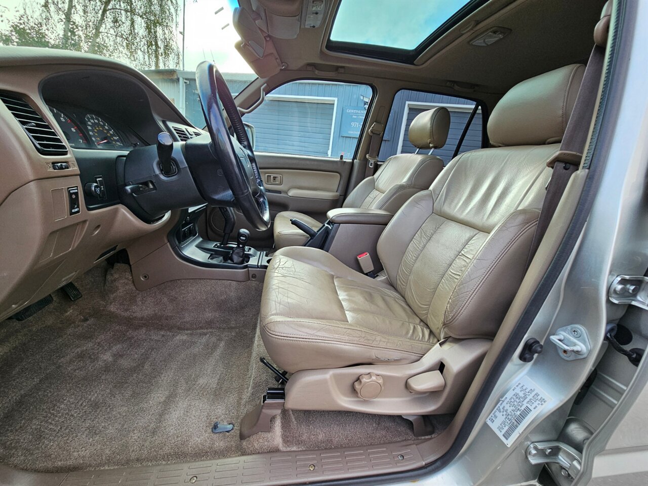 2001 Toyota 4Runner SR5   - Photo 10 - Portland, OR 97211
