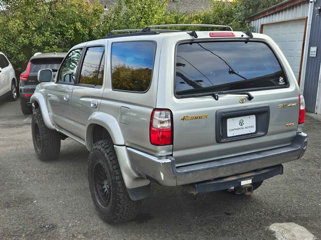 2001 Toyota 4Runner SR5   - Photo 4 - Portland, OR 97211