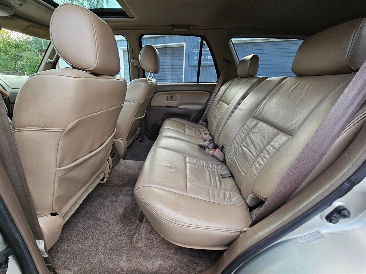 2001 Toyota 4Runner SR5   - Photo 12 - Portland, OR 97211
