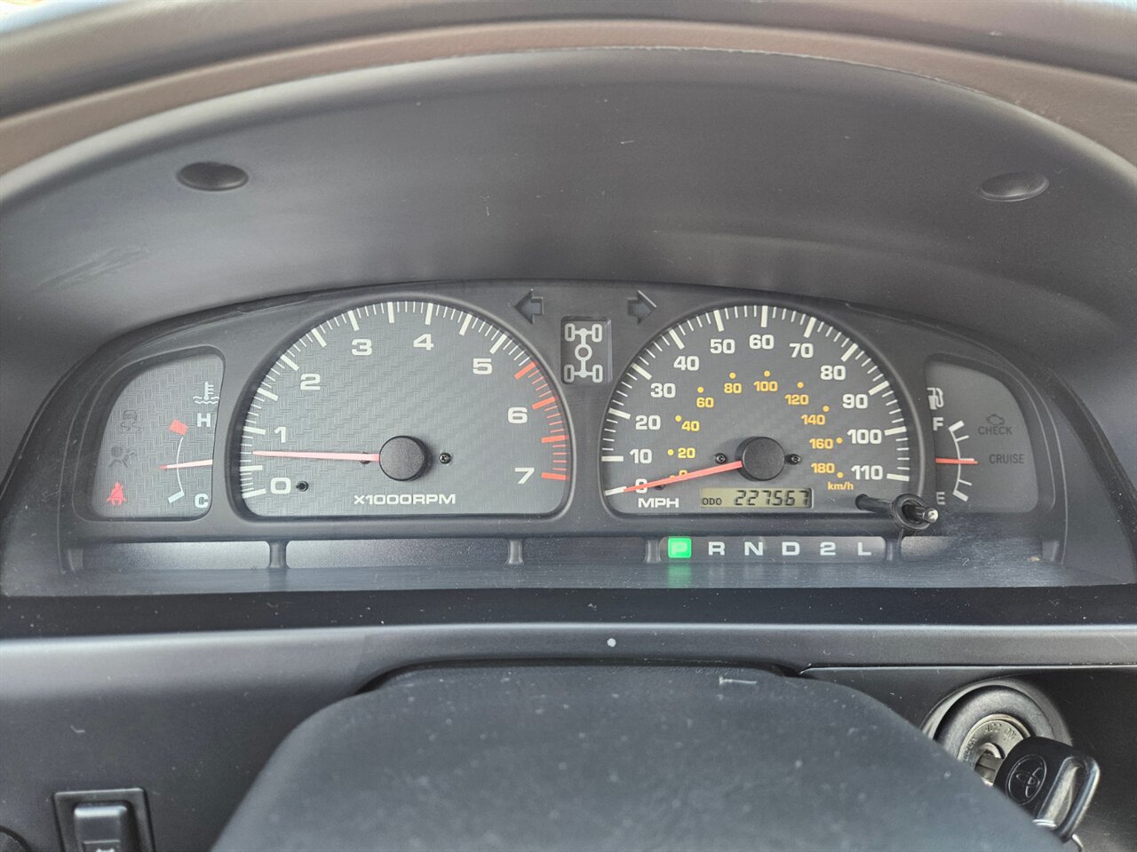2001 Toyota 4Runner SR5   - Photo 20 - Portland, OR 97211