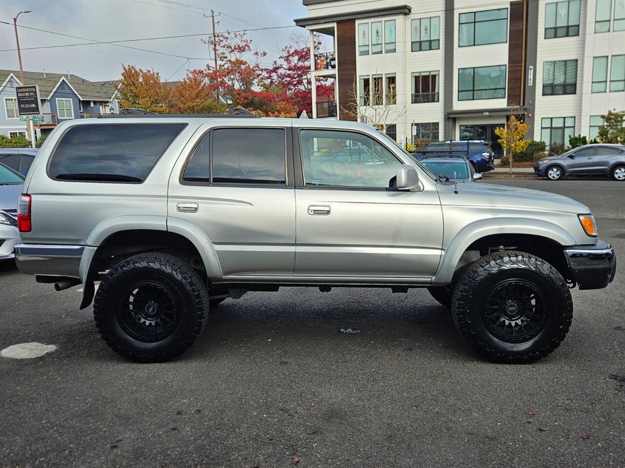 2001 Toyota 4Runner SR5   - Photo 7 - Portland, OR 97211