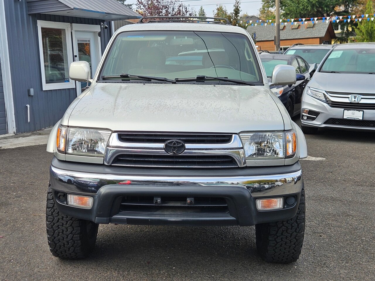 2001 Toyota 4Runner SR5   - Photo 9 - Portland, OR 97211