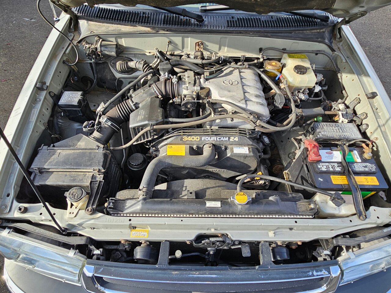 2001 Toyota 4Runner SR5   - Photo 25 - Portland, OR 97211