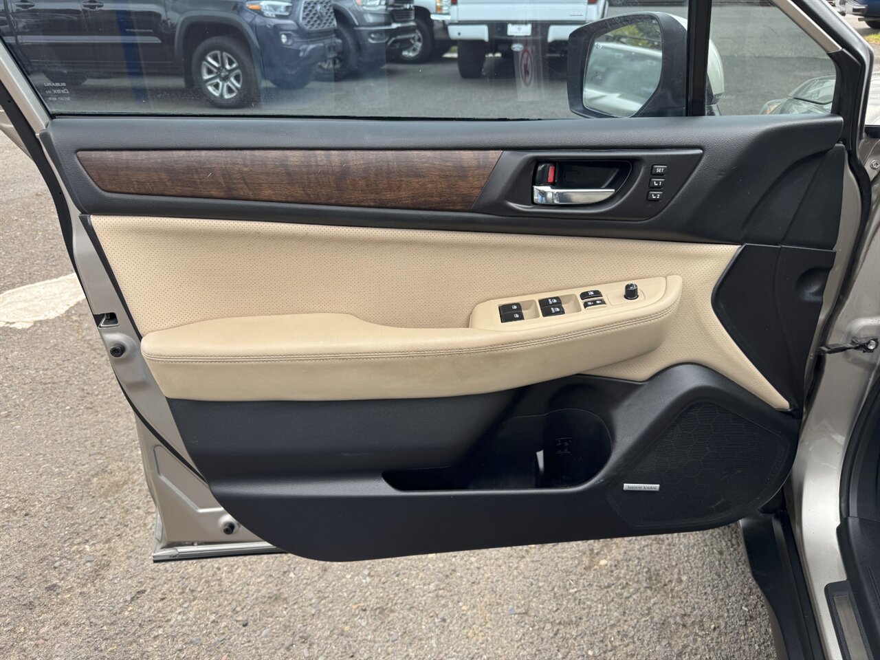 2016 Subaru Outback 2.5i Limited   - Photo 12 - Portland, OR 97211