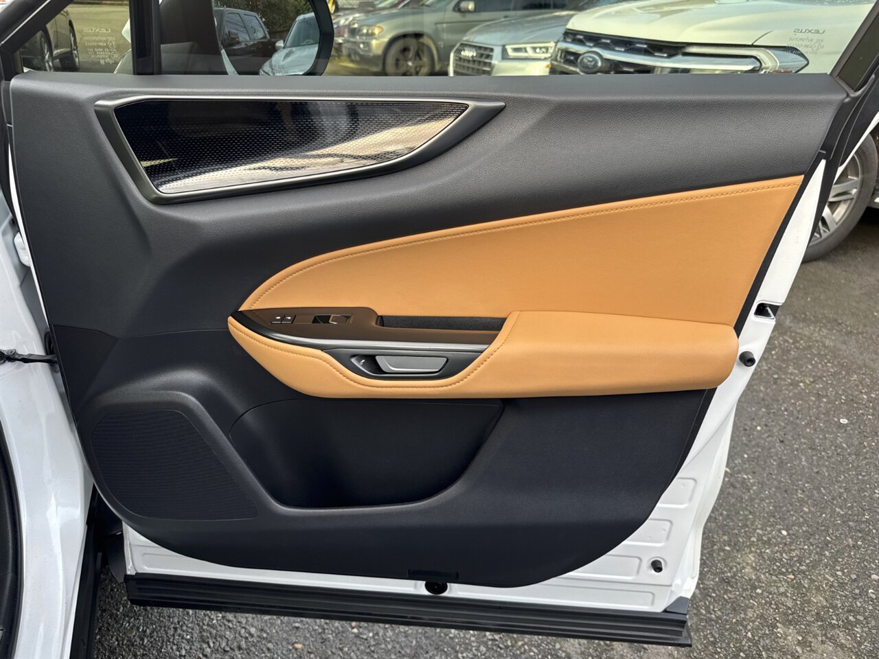 2024 Lexus NX 350h 1 OWNER LOADED ADAPTIVE CRUISE - Photo 19 - Portland, OR 97211