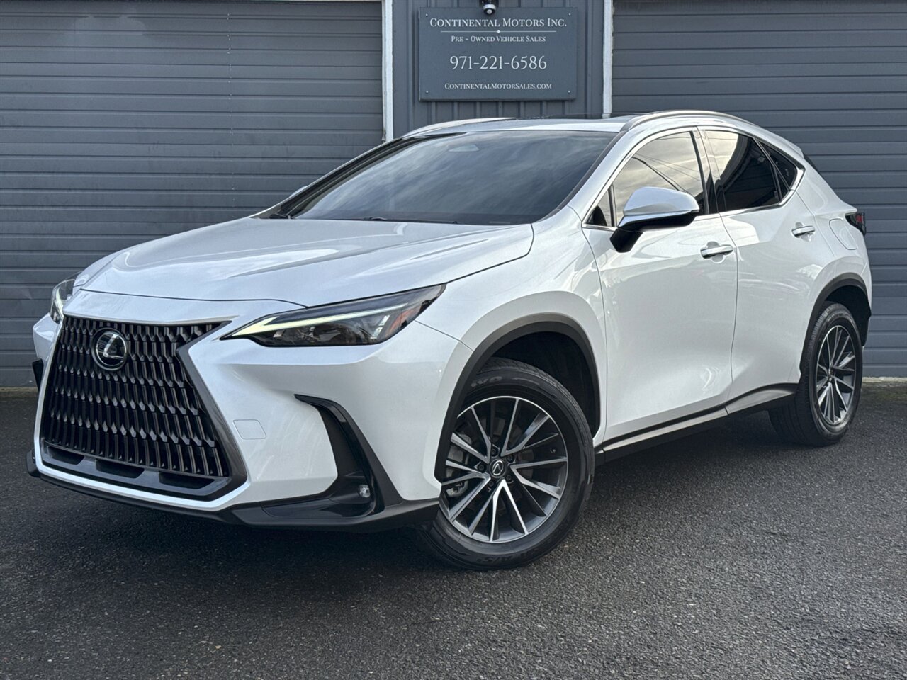 2024 Lexus NX 350h 1 OWNER LOADED ADAPTIVE CRUISE - Photo 1 - Portland, OR 97211