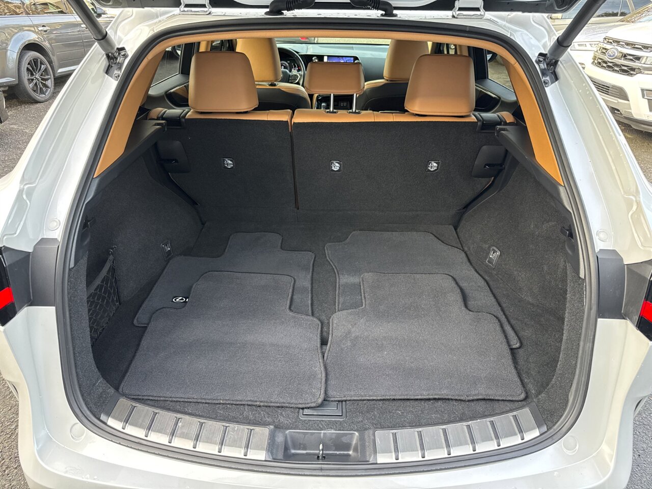 2024 Lexus NX 350h 1 OWNER LOADED ADAPTIVE CRUISE - Photo 14 - Portland, OR 97211