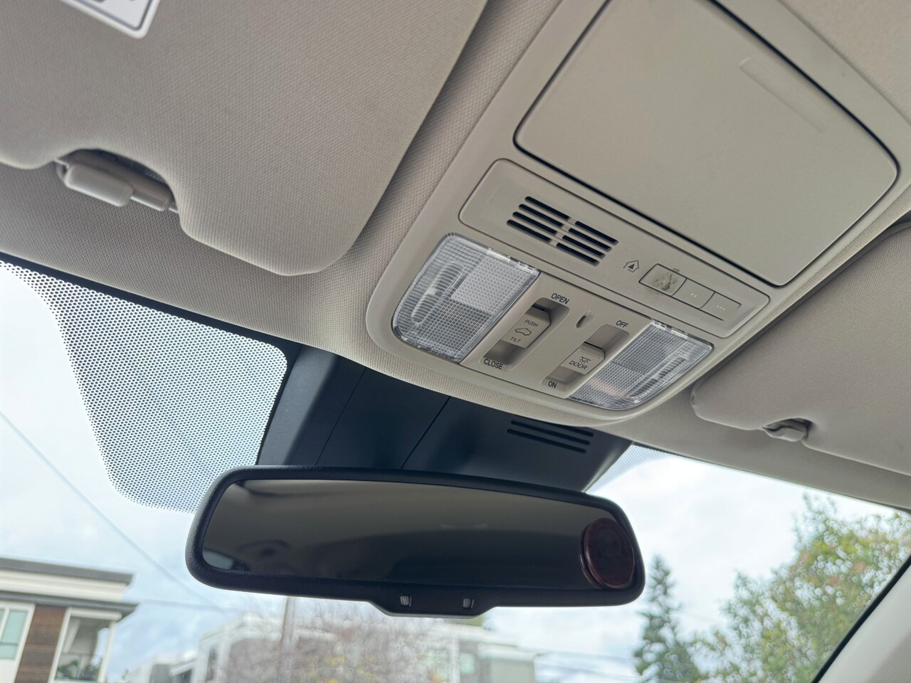 2017 Honda CR-V Touring AWD ONLY 19K MILES   - Photo 34 - Portland, OR 97211