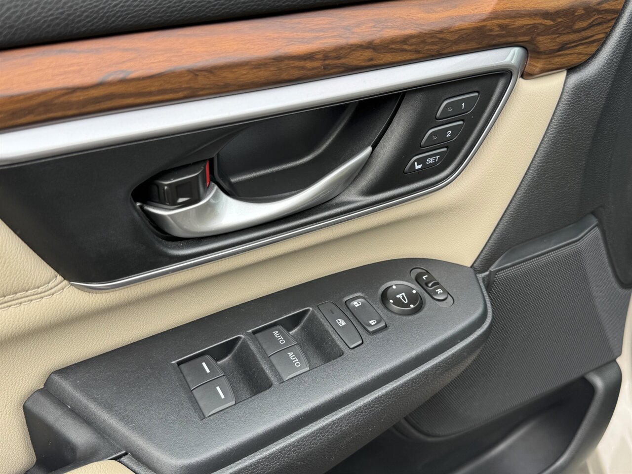 2017 Honda CR-V Touring AWD ONLY 19K MILES   - Photo 22 - Portland, OR 97211