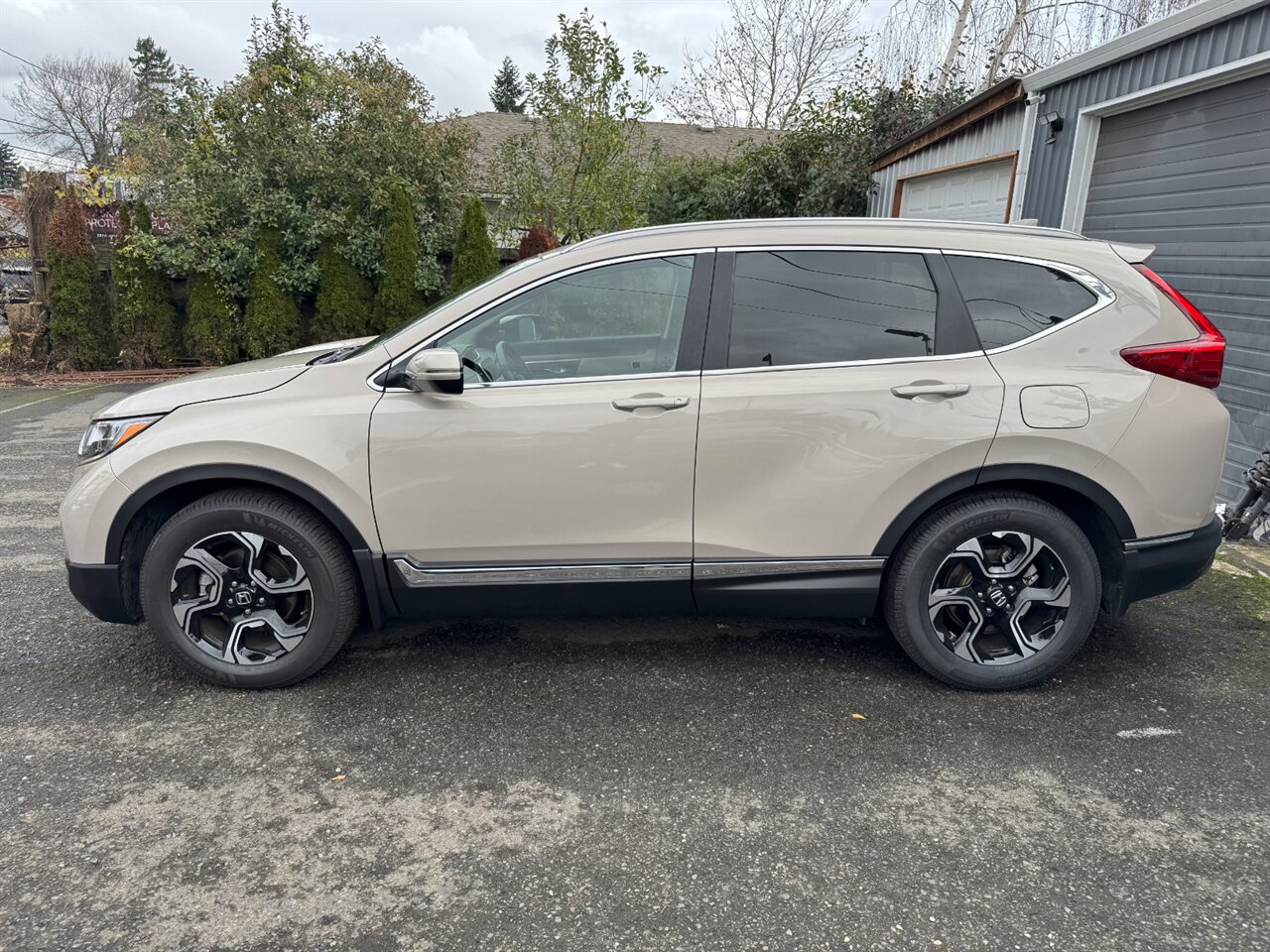2017 Honda CR-V Touring AWD ONLY 19K MILES   - Photo 4 - Portland, OR 97211