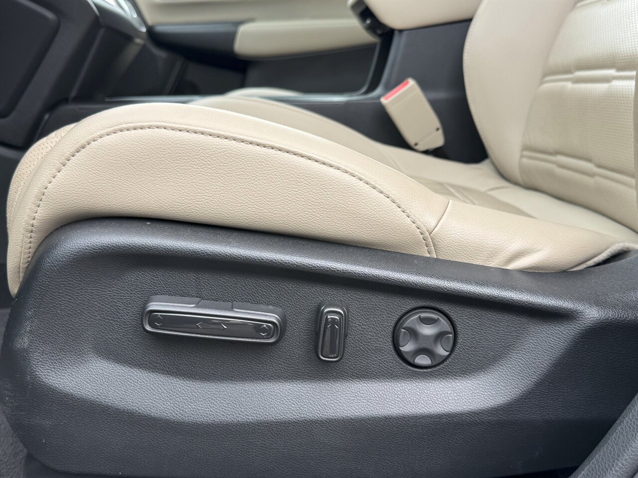 2017 Honda CR-V Touring AWD ONLY 19K MILES   - Photo 24 - Portland, OR 97211