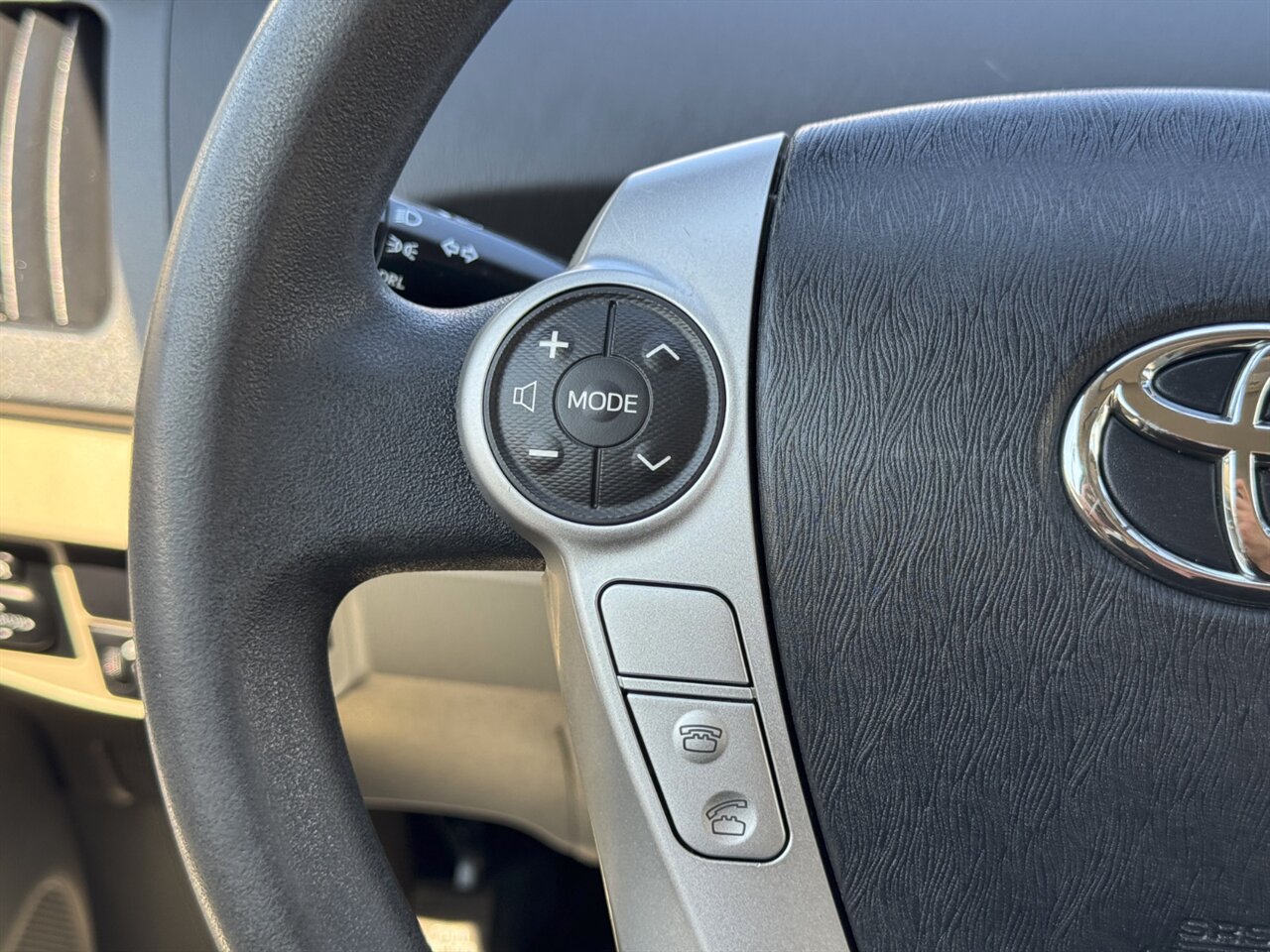 2015 Toyota Prius Two BACKUP CAMERA BLUETOOTH - Photo 23 - Portland, OR 97211
