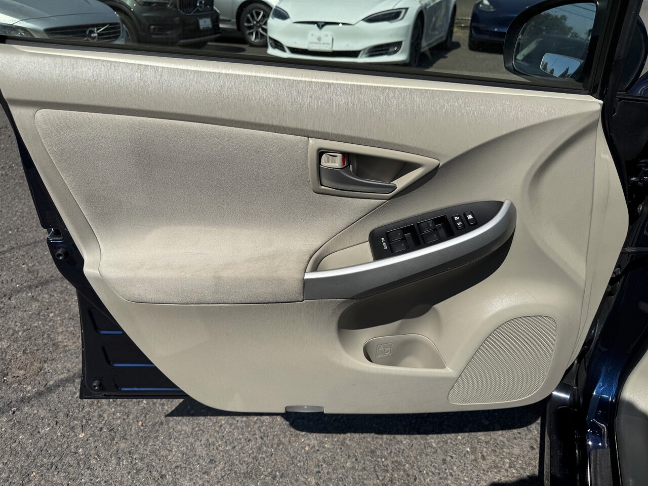 2015 Toyota Prius Two BACKUP CAMERA BLUETOOTH - Photo 12 - Portland, OR 97211