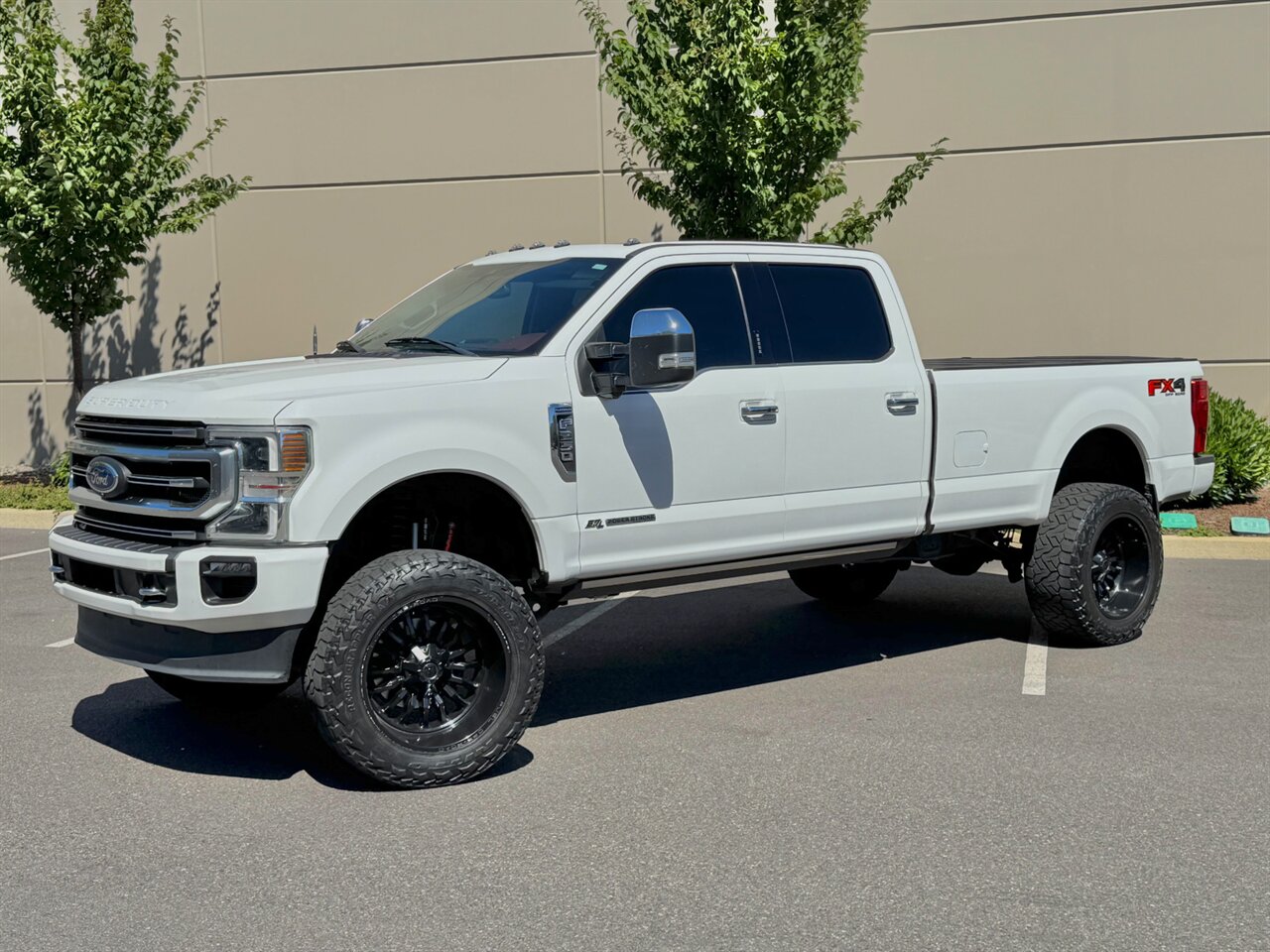 2022 Ford F-250 Super Duty Platinum   - Photo 1 - Portland, OR 97211