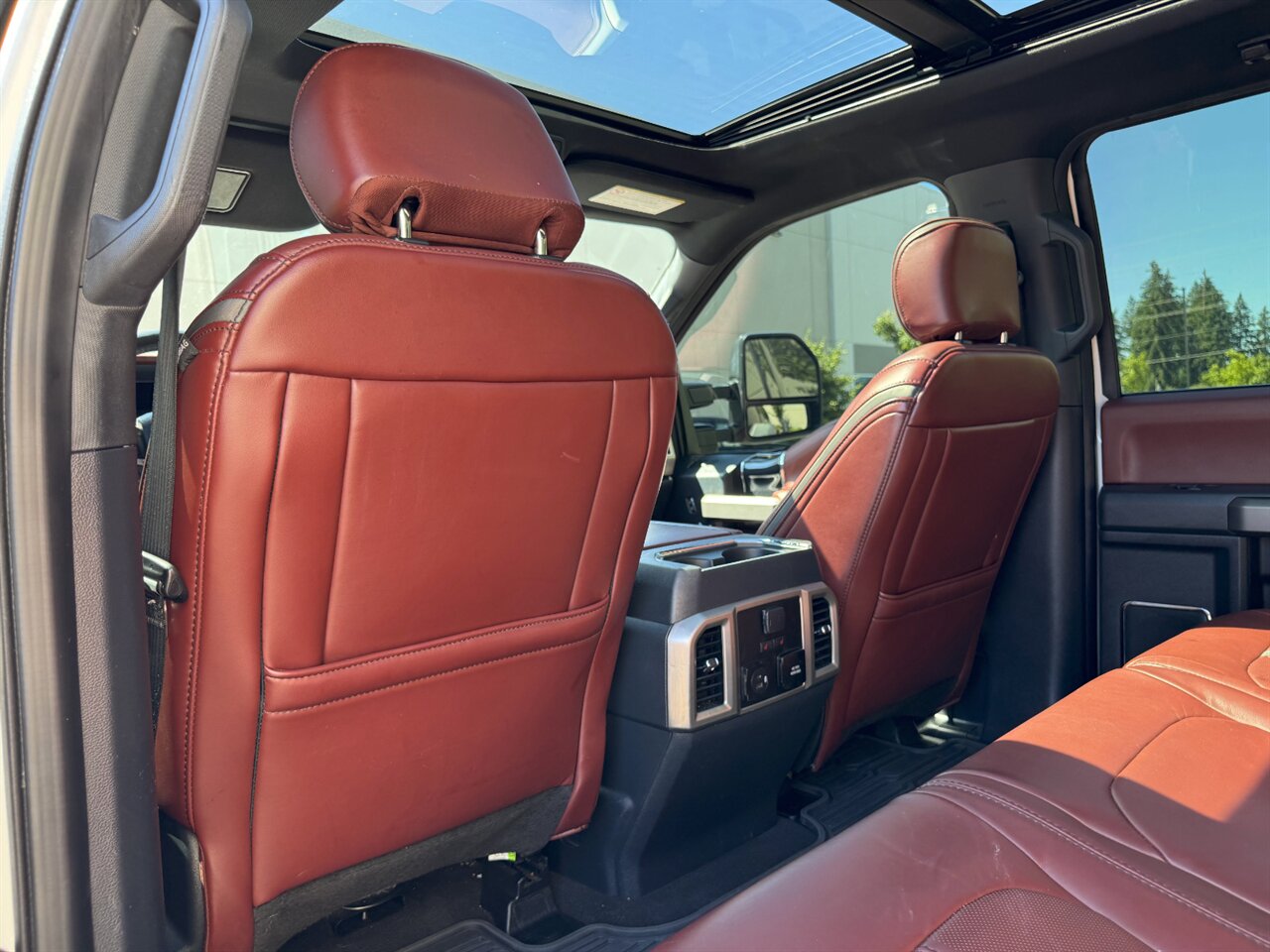 2022 Ford F-250 Super Duty Platinum   - Photo 15 - Portland, OR 97211