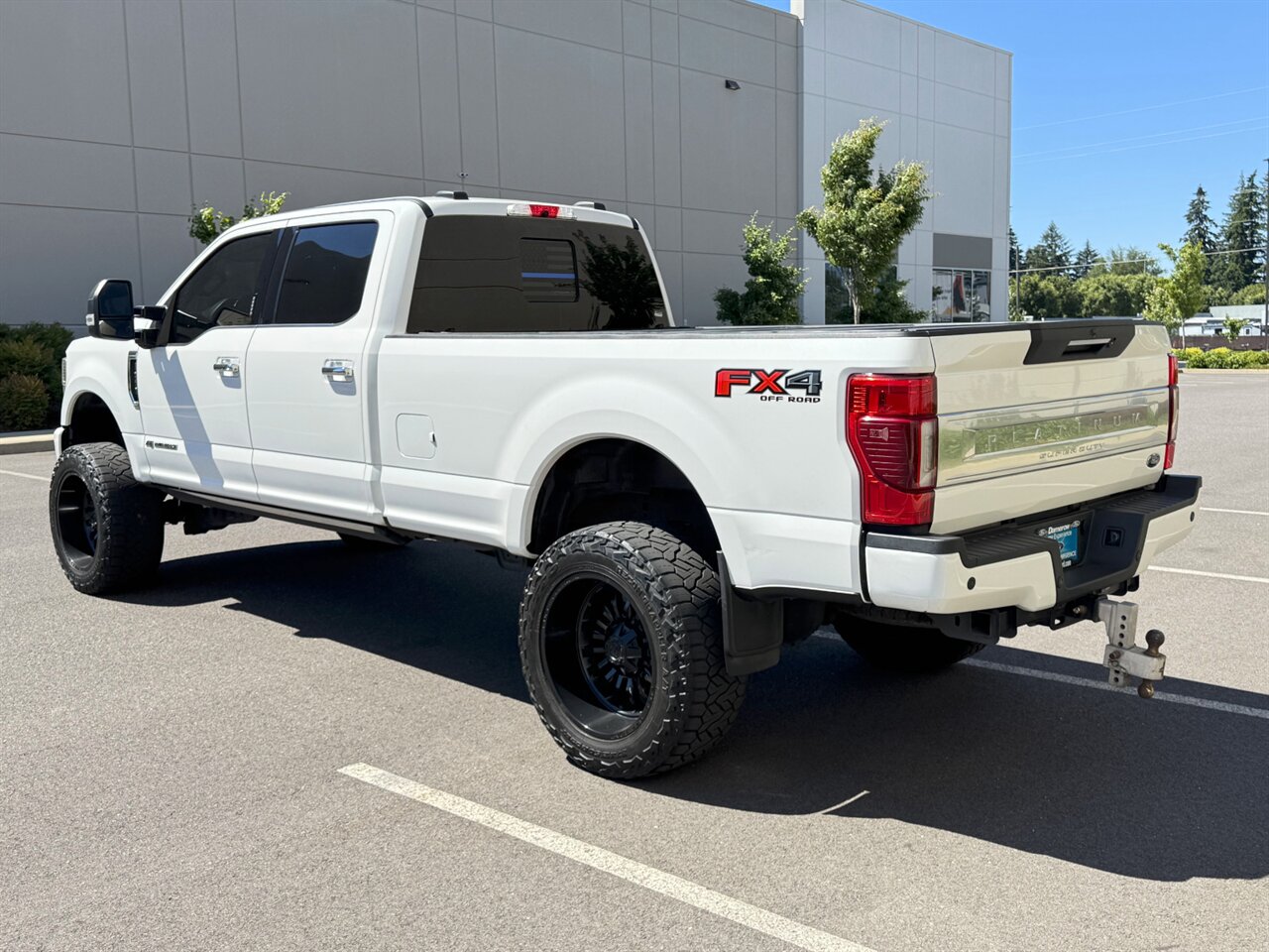 2022 Ford F-250 Super Duty Platinum   - Photo 10 - Portland, OR 97211