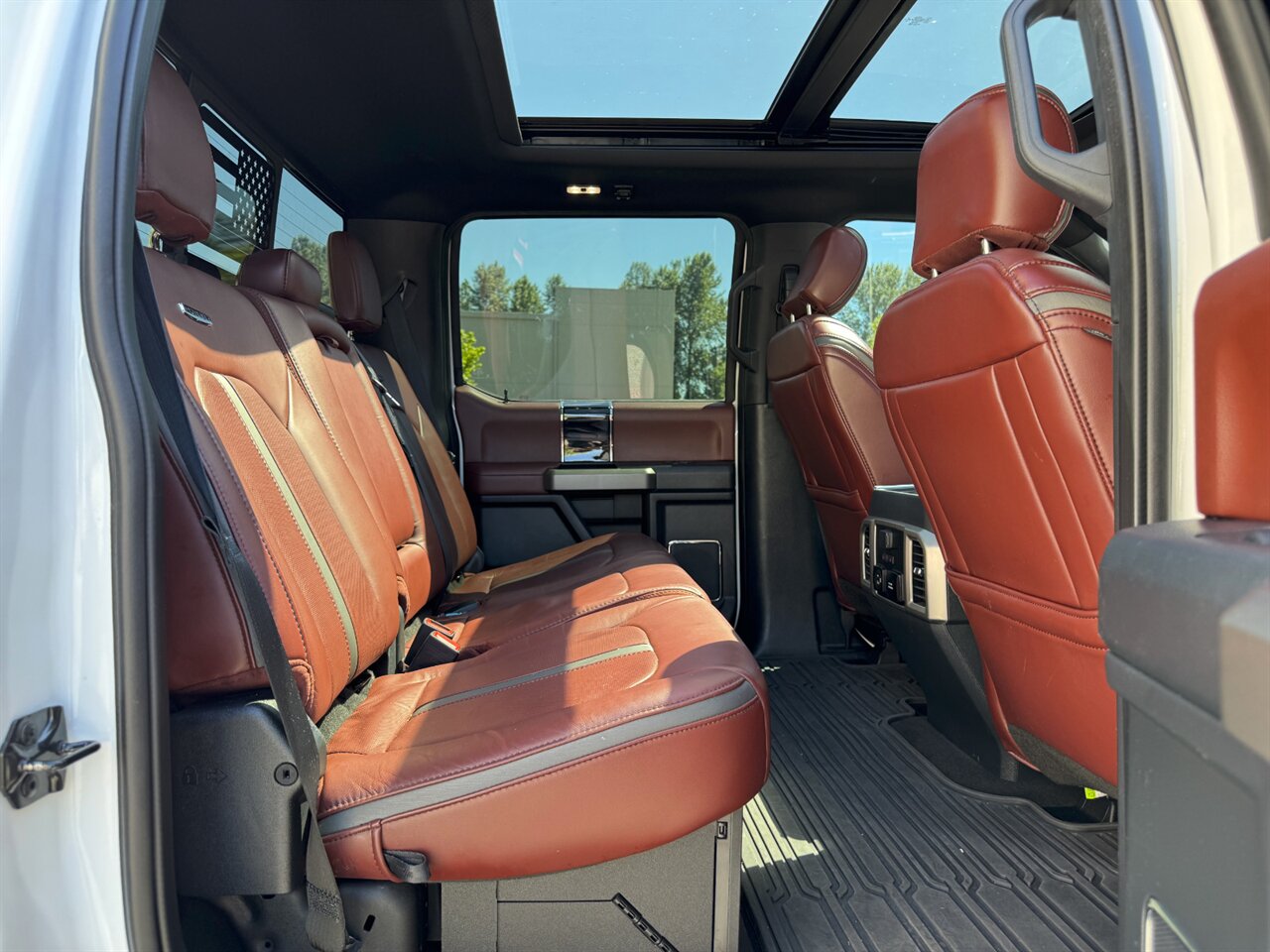 2022 Ford F-250 Super Duty Platinum   - Photo 19 - Portland, OR 97211