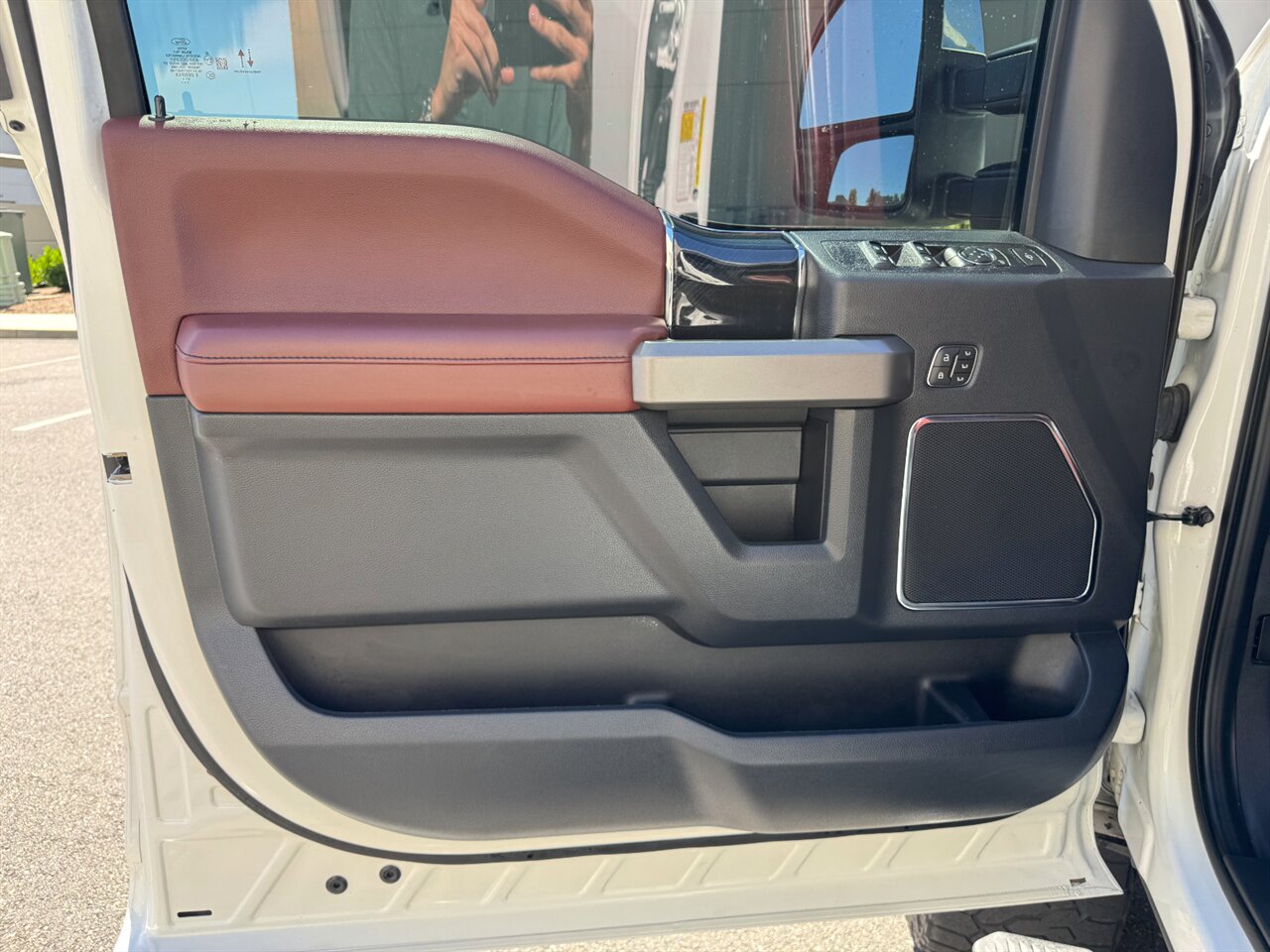 2022 Ford F-250 Super Duty Platinum   - Photo 12 - Portland, OR 97211