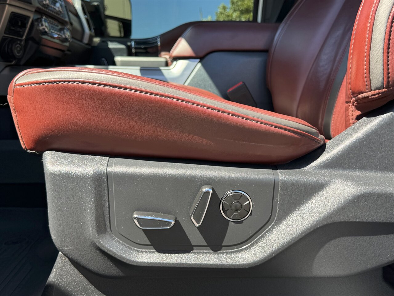 2022 Ford F-250 Super Duty Platinum   - Photo 23 - Portland, OR 97211