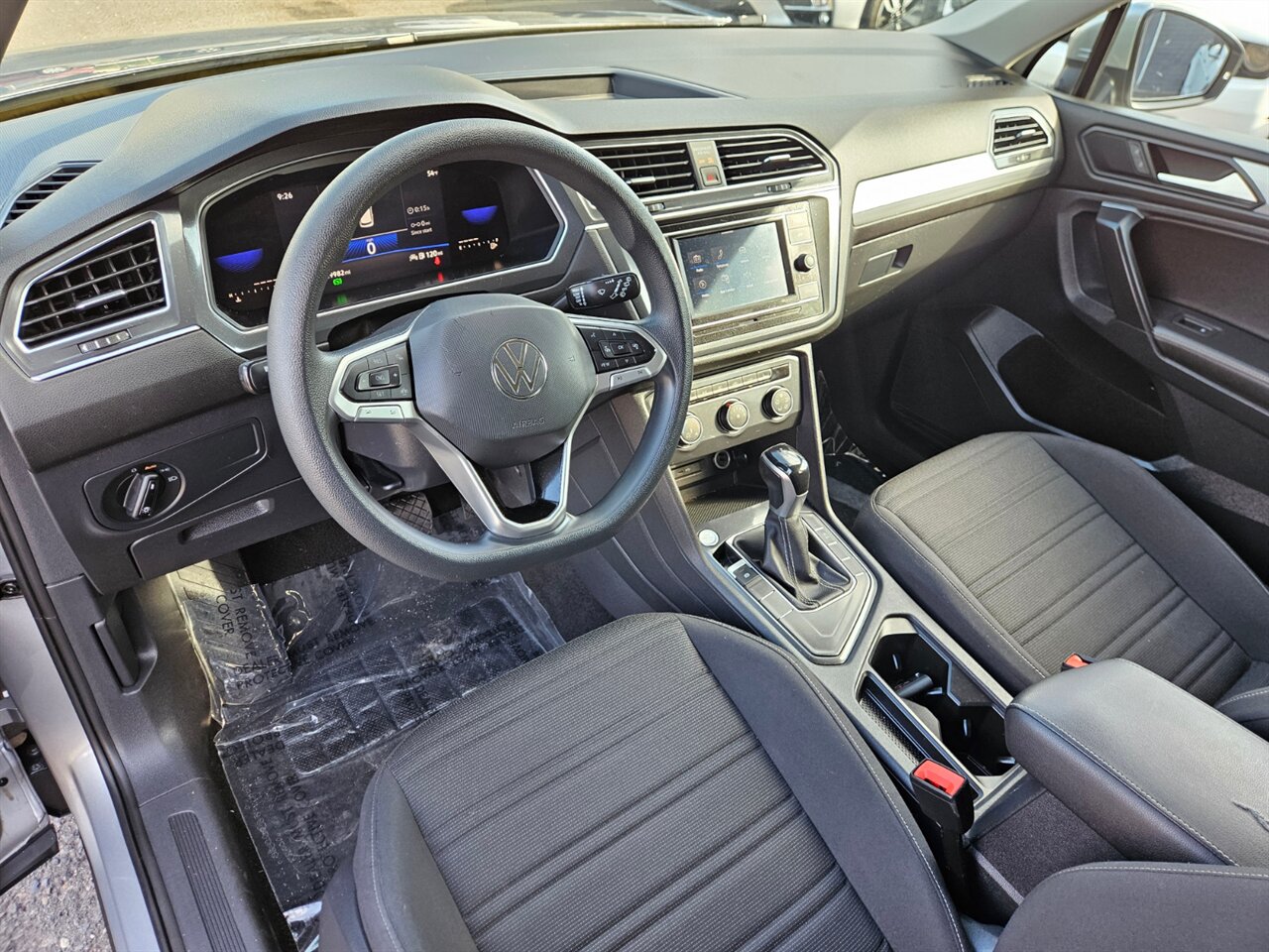 2023 Volkswagen Tiguan S - Photo 2 - Portland, OR 97211