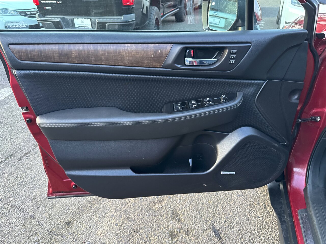 2017 Subaru Outback 3.6R Limited ADAPTIVE CRUISE SUNROOF   - Photo 12 - Portland, OR 97211