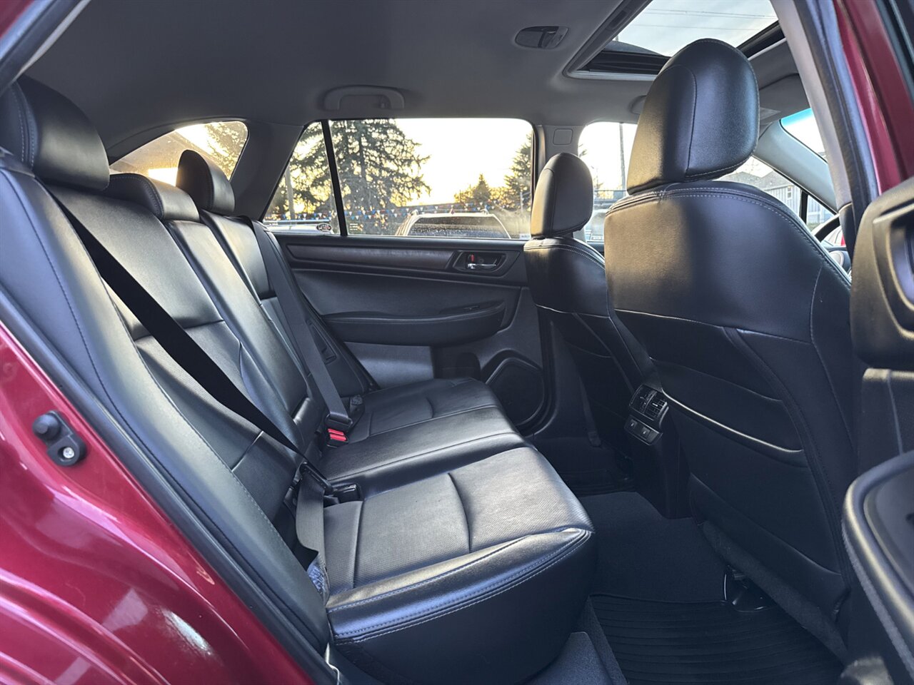 2017 Subaru Outback 3.6R Limited ADAPTIVE CRUISE SUNROOF   - Photo 17 - Portland, OR 97211