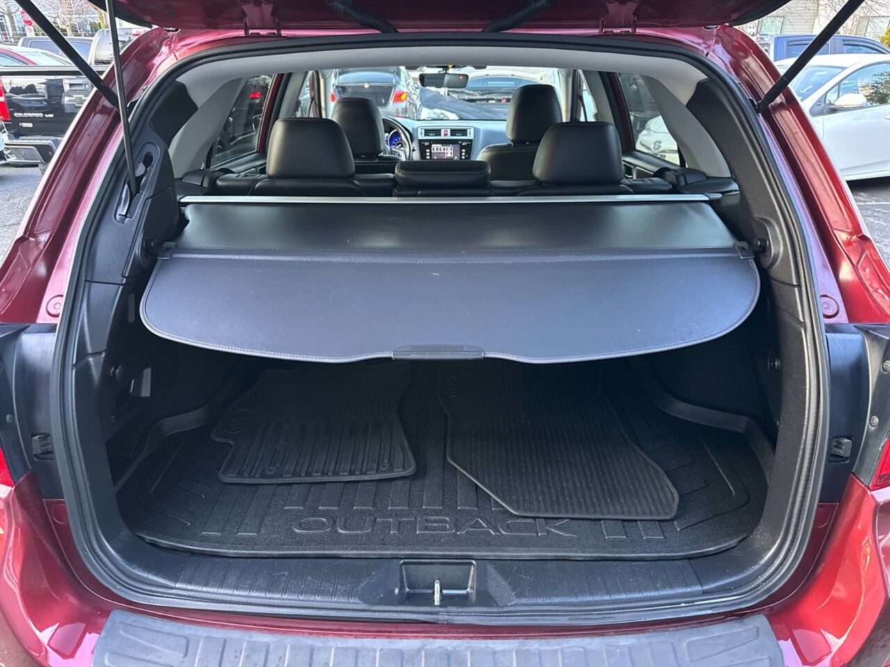 2017 Subaru Outback 3.6R Limited ADAPTIVE CRUISE SUNROOF   - Photo 15 - Portland, OR 97211