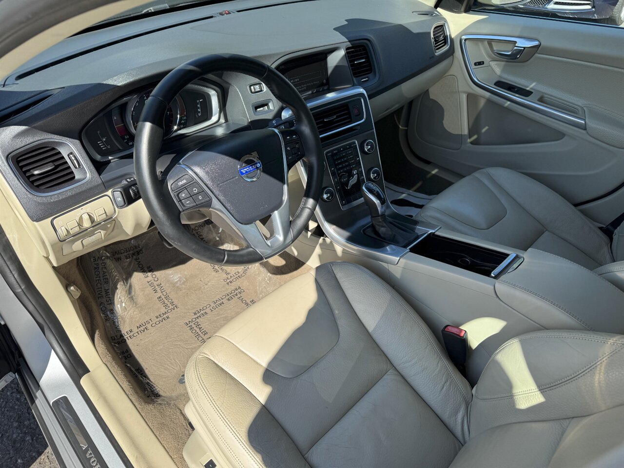 2014 Volvo S60 T5 - Photo 2 - Portland, OR 97211