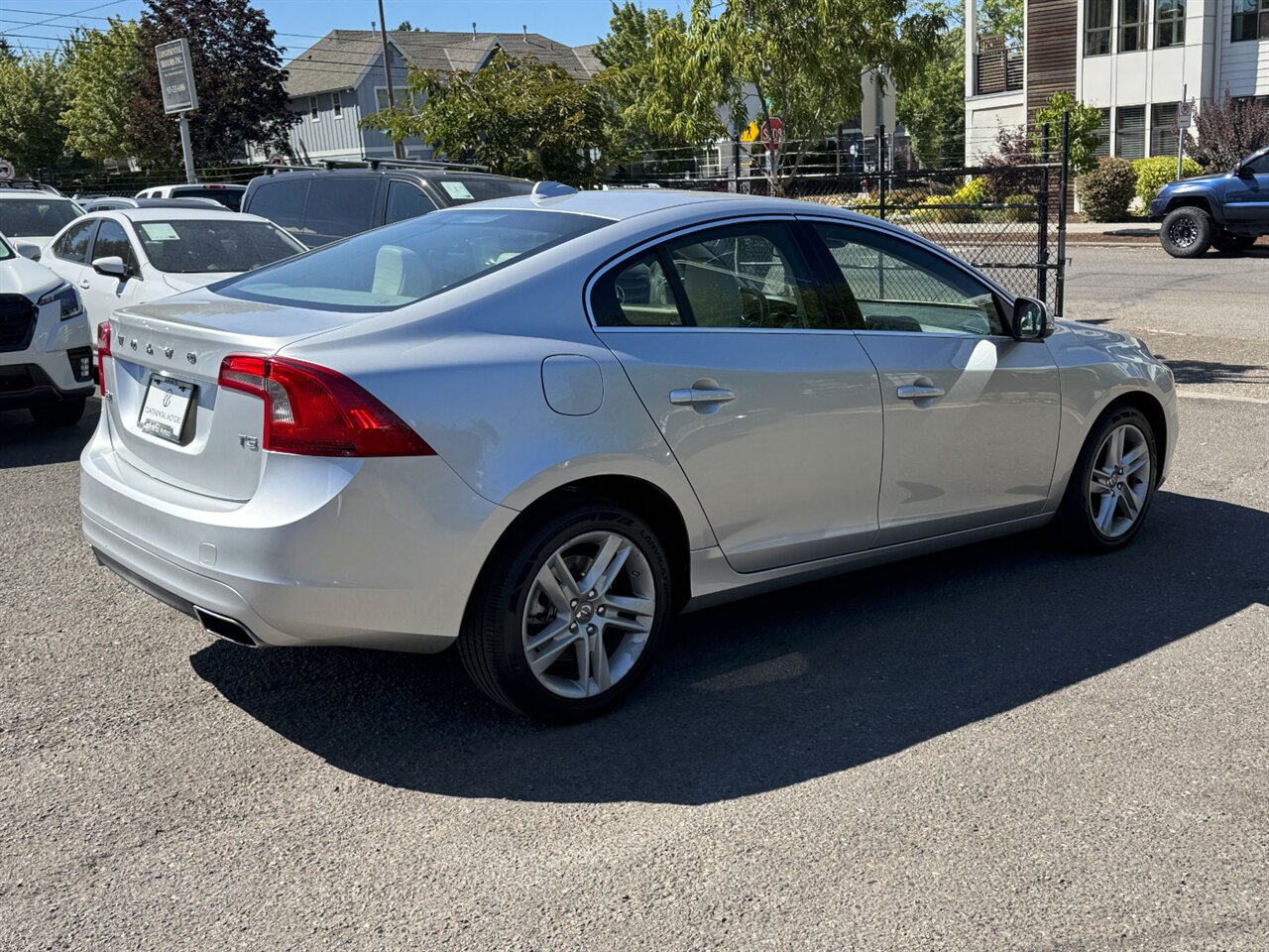 2014 Volvo S60 T5 - Photo 8 - Portland, OR 97211