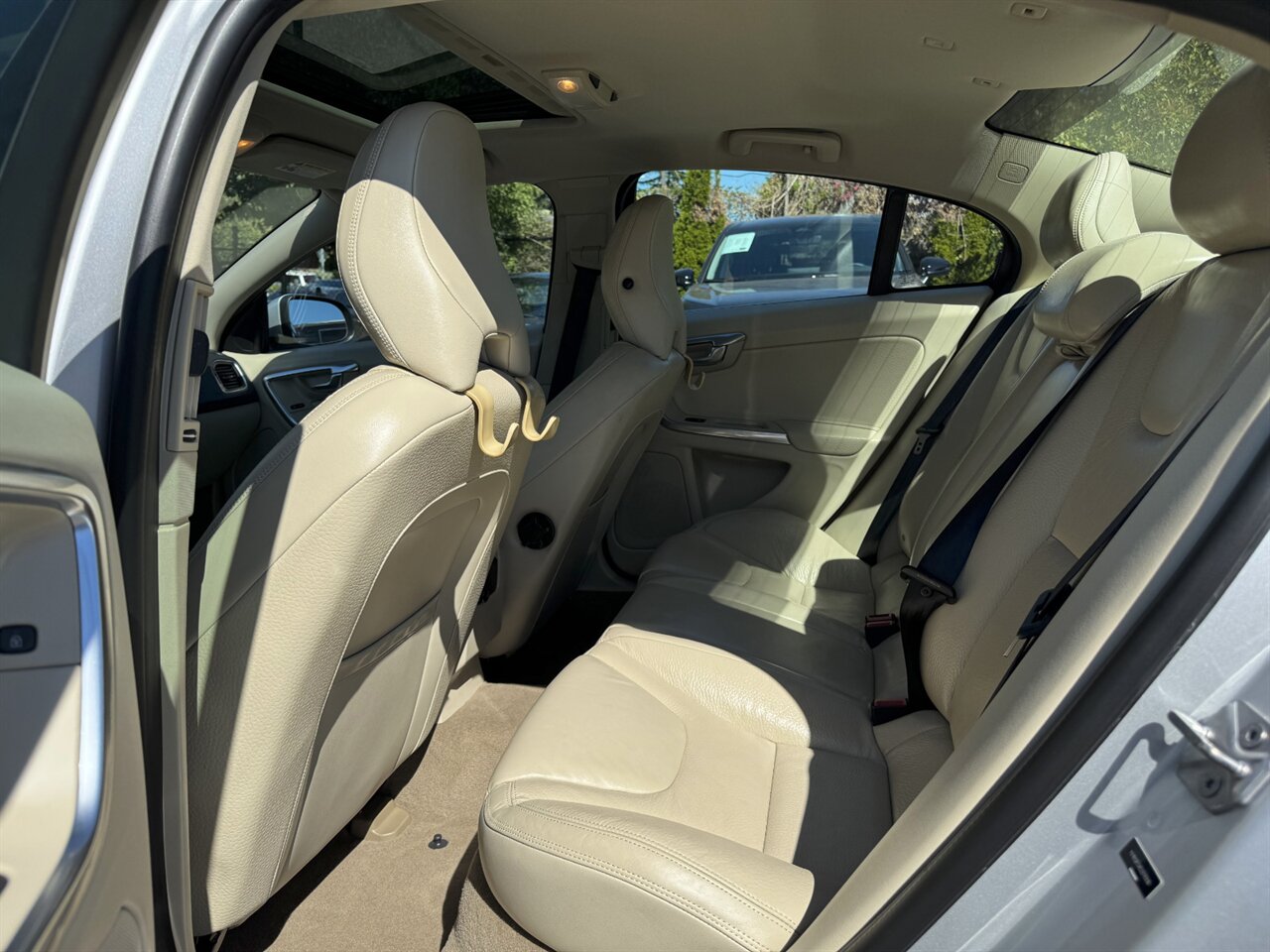 2014 Volvo S60 T5 - Photo 13 - Portland, OR 97211